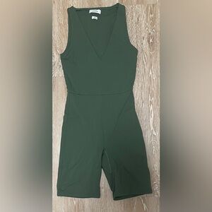 Aritzia Babaton Contour Army Green Sleeveless V-neck One-Piece Romper; size XS
